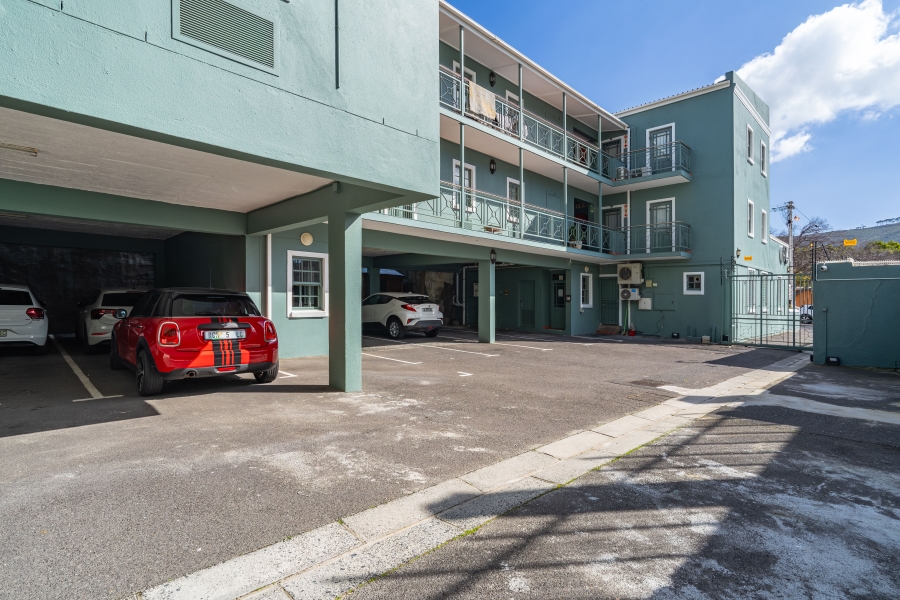 2 Bedroom Property for Sale in Gardens Western Cape